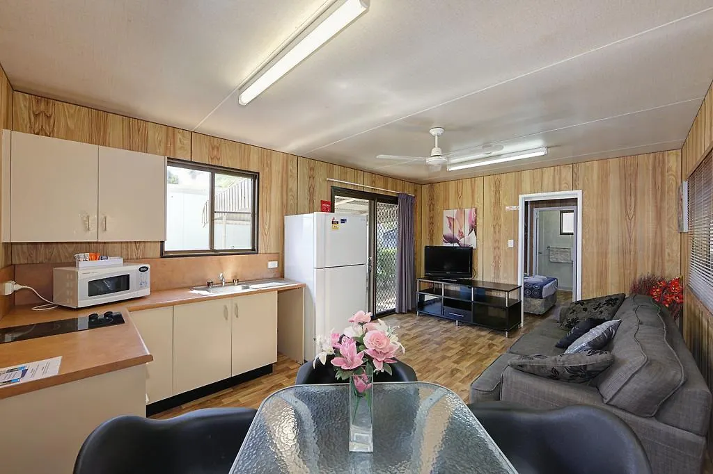 Alva Beach Tourist Park Villa Holiday park