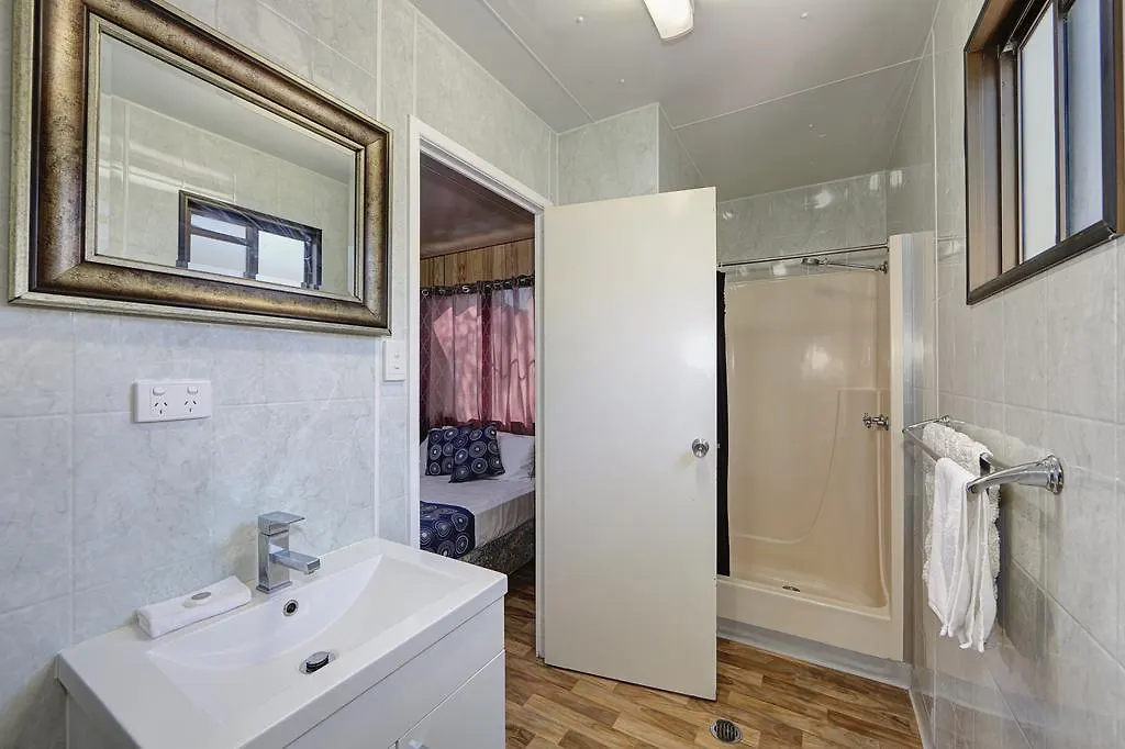 Alva Beach Tourist Park Villa 3*,  Australia